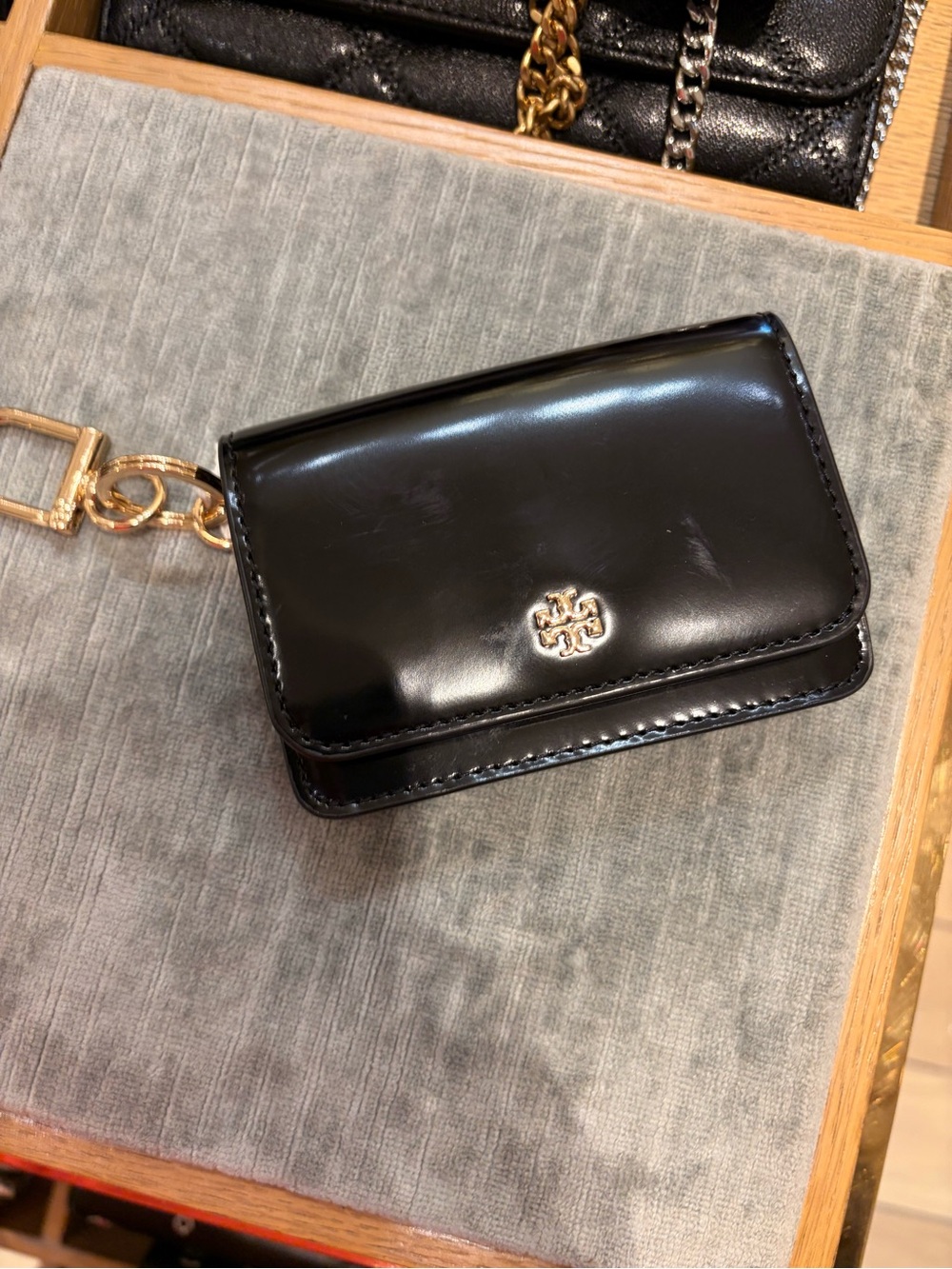 Tory Burch black patten  Leather Thea flip card chain Case -ID holder new (sale
